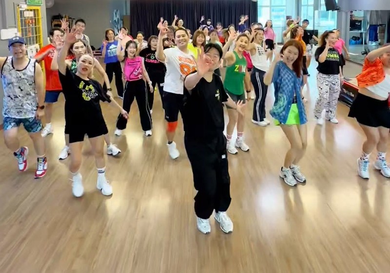 Tip Tap Toe Zumba class group